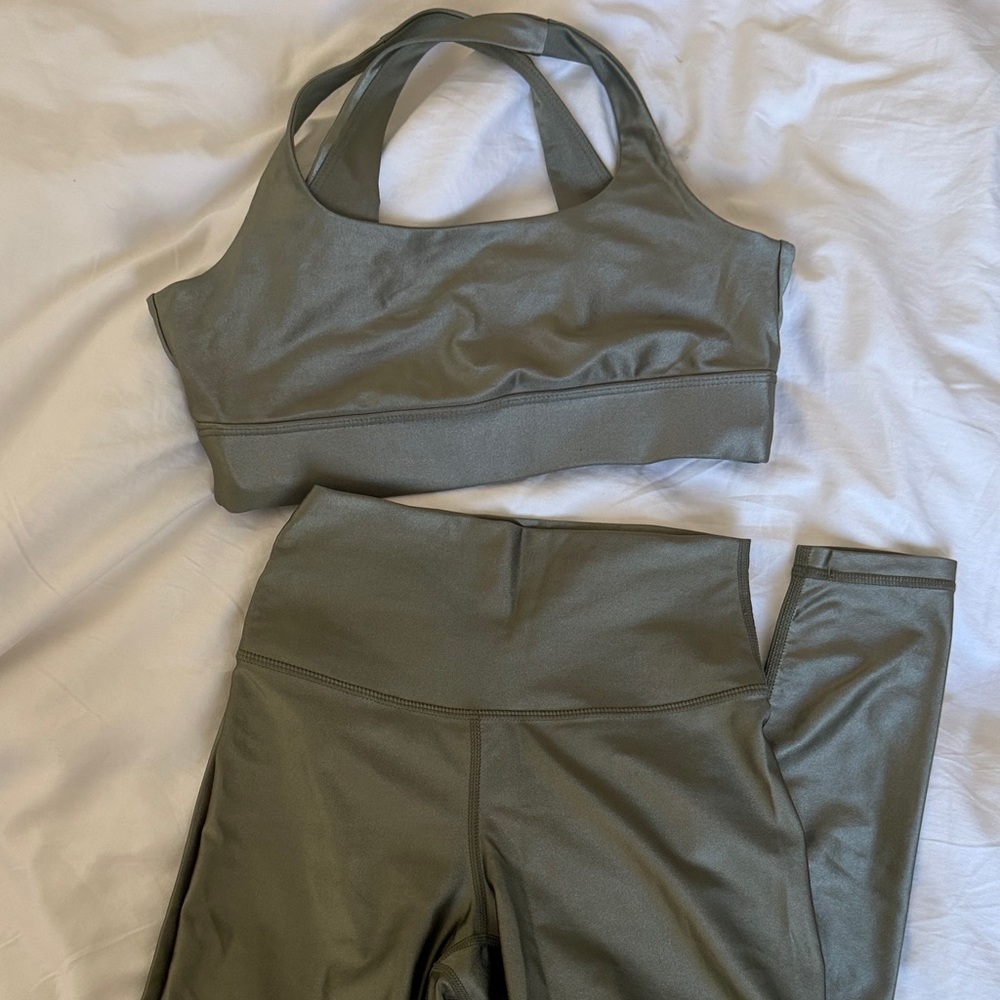 Shiny leggings set